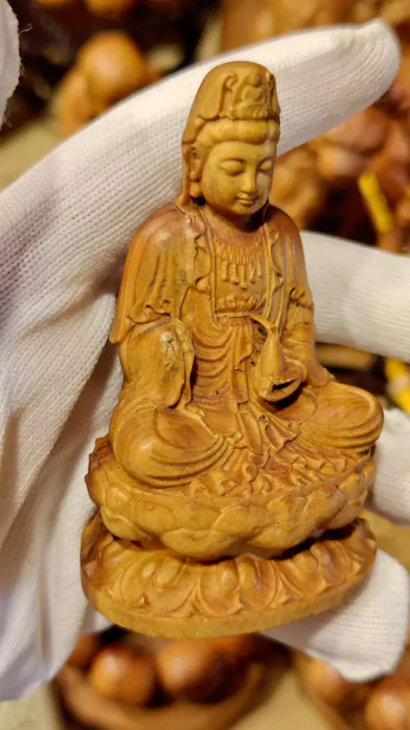 黄杨木净瓶观音木雕简评短文